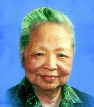 1957年，美国海关扣押了一位中国女子的6800美元，她却露出笑容，因为这一举动