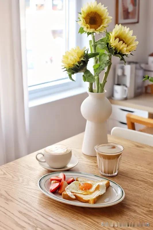 今天最重要。明天是未知的剧本，后天是遥远的风景，唯有今天，是紧握在手的真实。它像