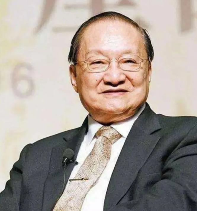 2000年，金庸被浙大聘为博导，可没一个学生选他当导师。第二年，金庸仍没招到学生