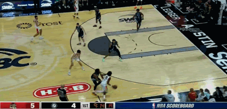 杨瀚森三分！！不中！！ 