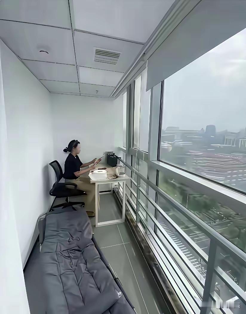 这种工作我感觉工资不重要，我能去干十年！