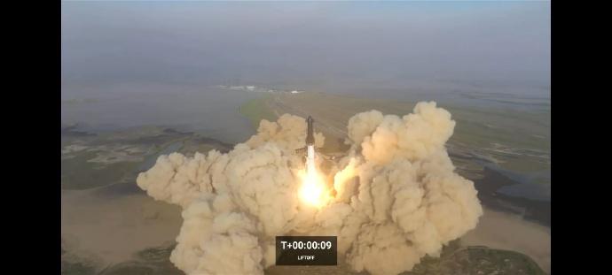 牛，不出意外地还真的射了，不出意外地空中停车，不出意外的空中解体爆炸了，30亿美