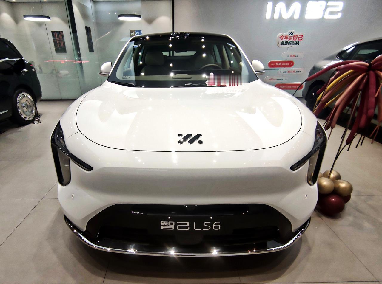 七大王牌配置《智己LS6》
   上汽集团智己汽车旗下，一款超级大五座智能SUV