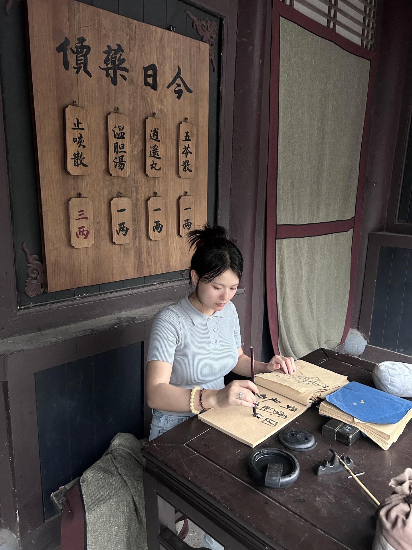 “临时抽查几几年开什么车”