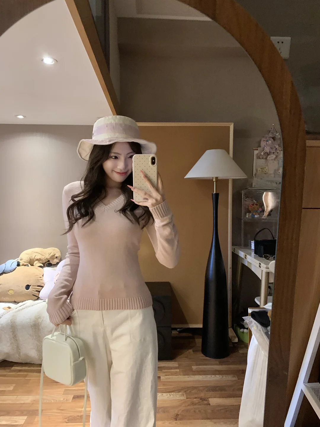 蘑糯糯粉色针织春日穿搭思路