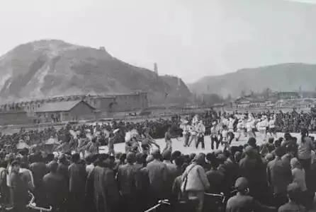 中共为什么不惜以大泄密为代价，来换取制止蒋介石向延安的进攻？结局如何？

这事儿