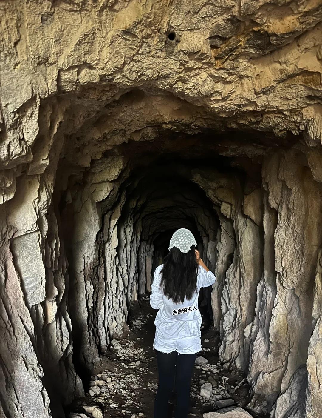 宁波野攀探洞徒步路线-小灵峰，真刺激
🧭：鞍山村文化广场
🅿️：文化广场免费