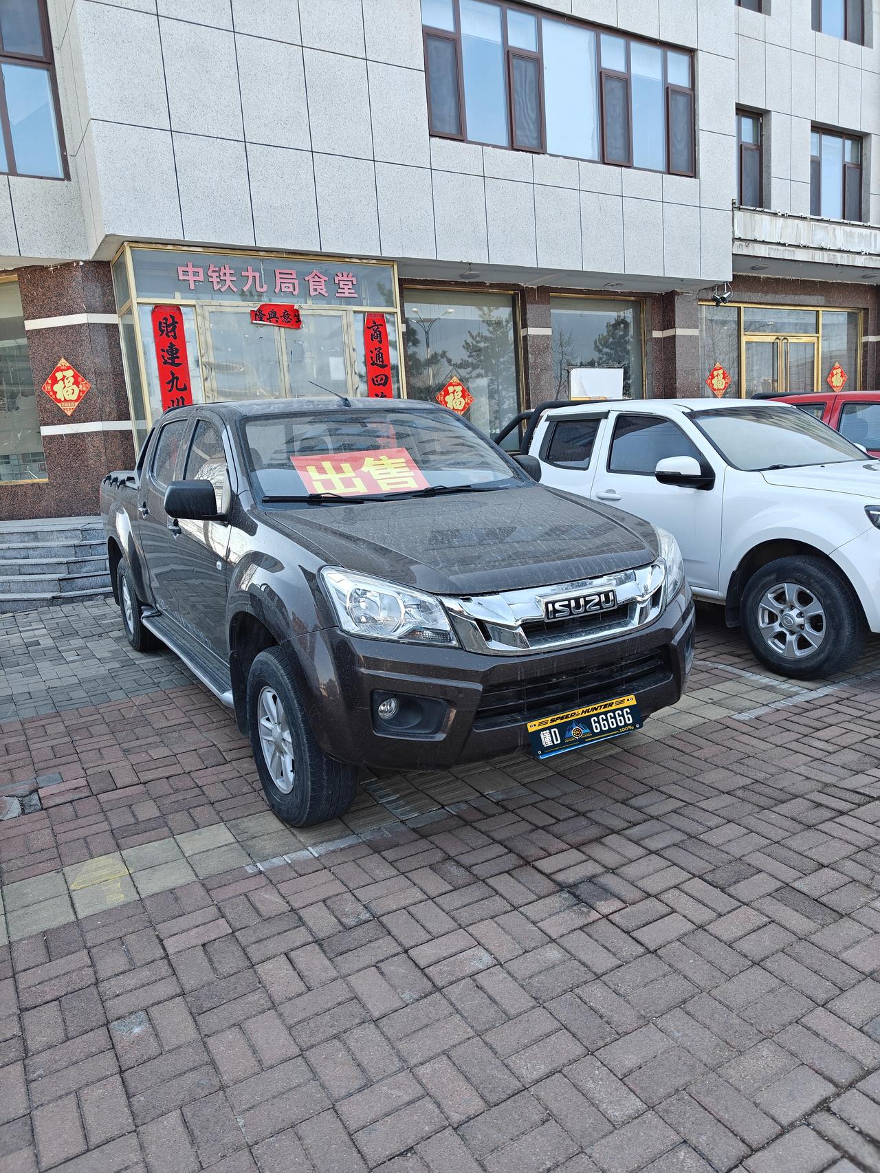 最近家里想买皮卡车，打算少花点钱买个二手的。但是转了很多二手车店，皮卡太少了，对