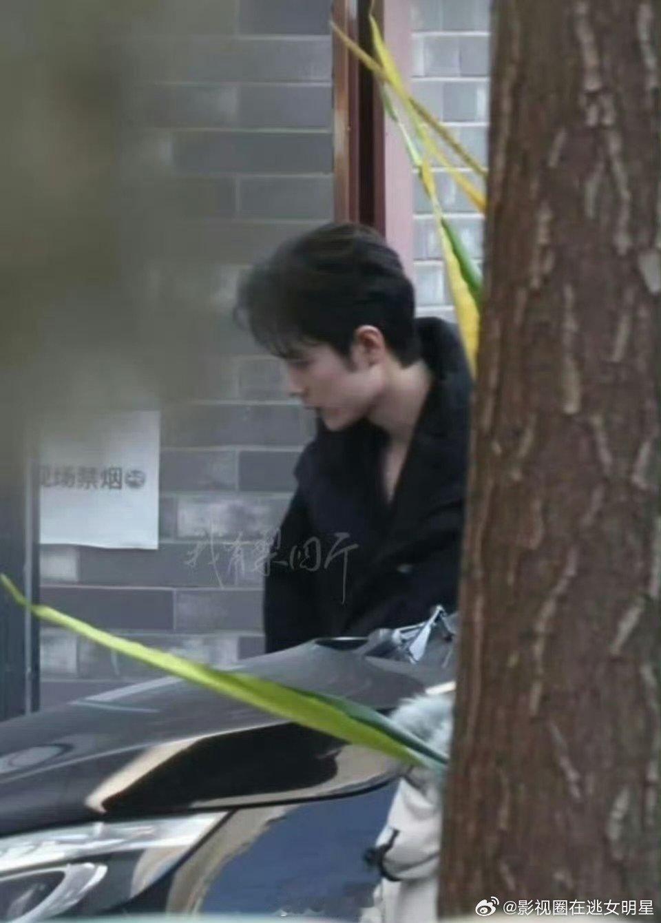 肖战连录两场节目肖战连录两场晚会 肖战连录两场晚会 