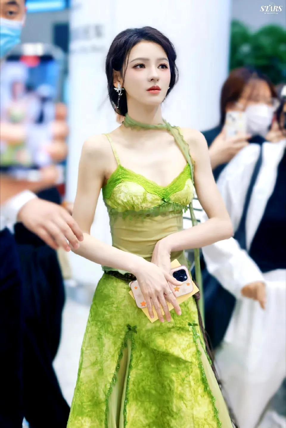 张予曦的长相太牛了！不愧是被大家说成建模脸的女明星。 #女生加油# ​​​