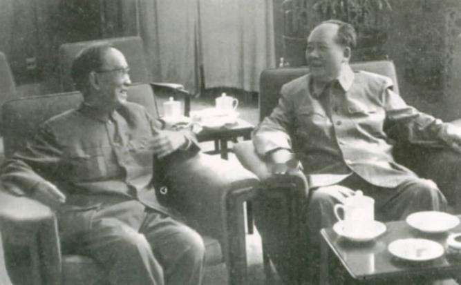 郭沫若和毛主席相交50年，病逝前叮嘱子女：要照毛主席的思想去做

“1926年3