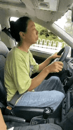 你们见过这样开车的吗[捂脸]