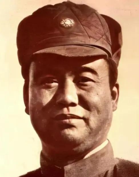1948年6月，国民党上将刘汝明在军事会议上，将出言不逊的黄埔将领刘伯龙一拳打倒