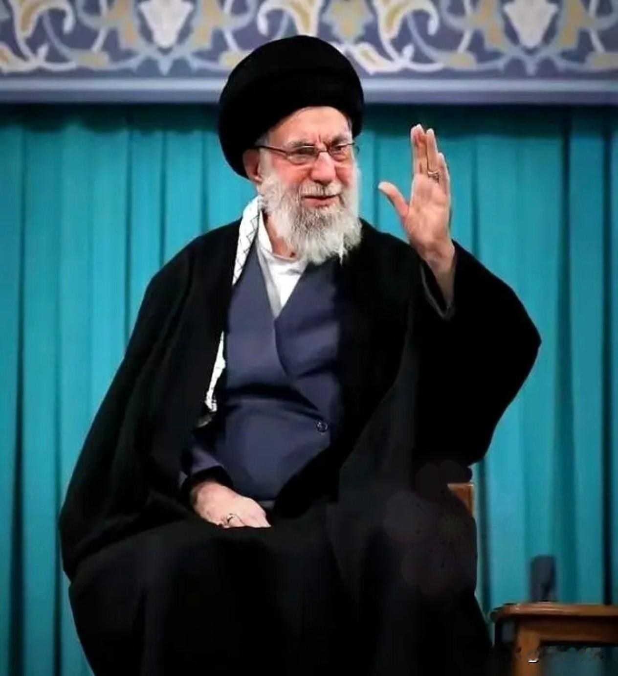 四十多年，无数人骂哈梅内伊软弱。

哈梅内伊被骂了四十多年了，很多人觉得他当年的