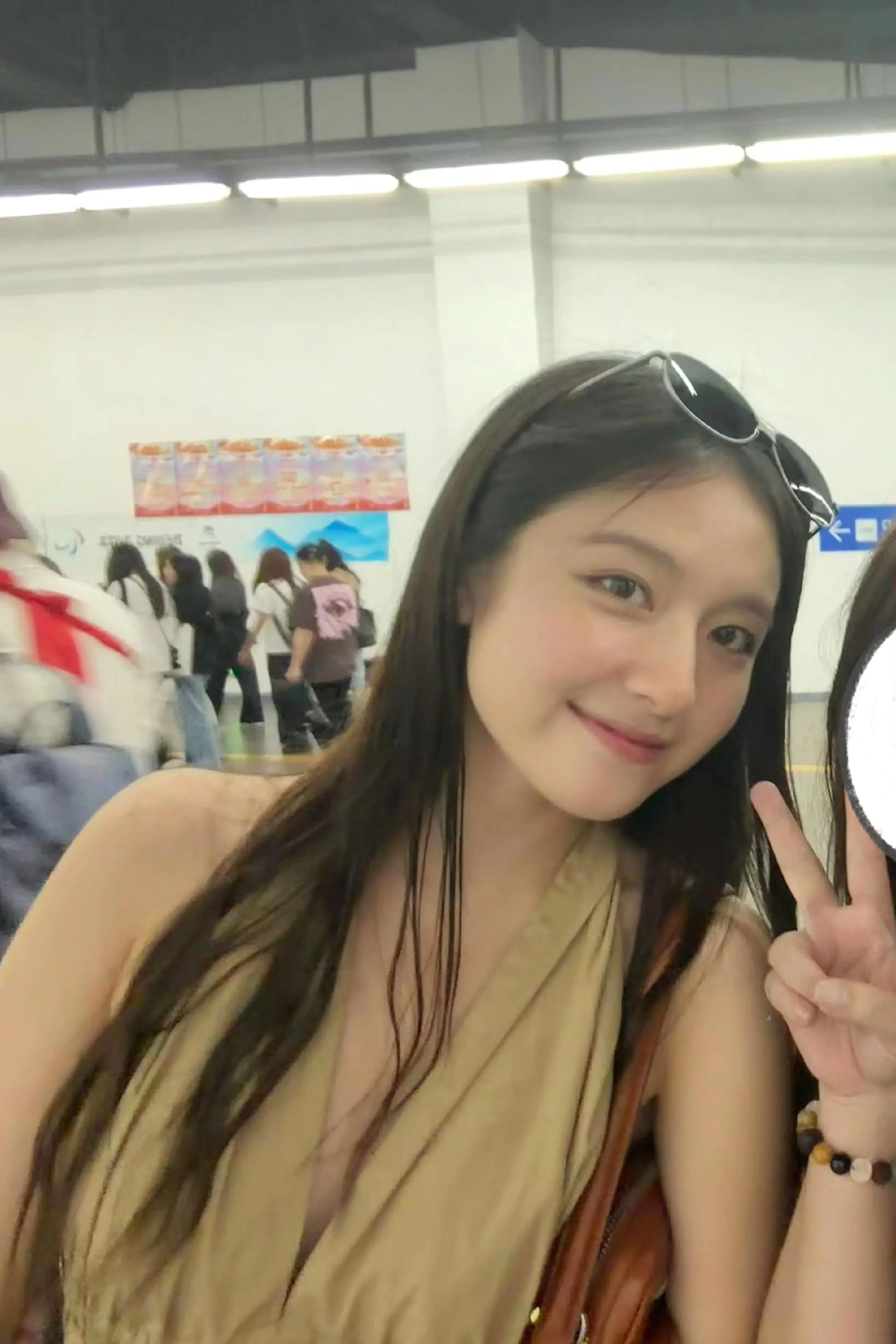 妹妹和闺蜜去看蔡依林演唱会啦，到处抓妹妹😂