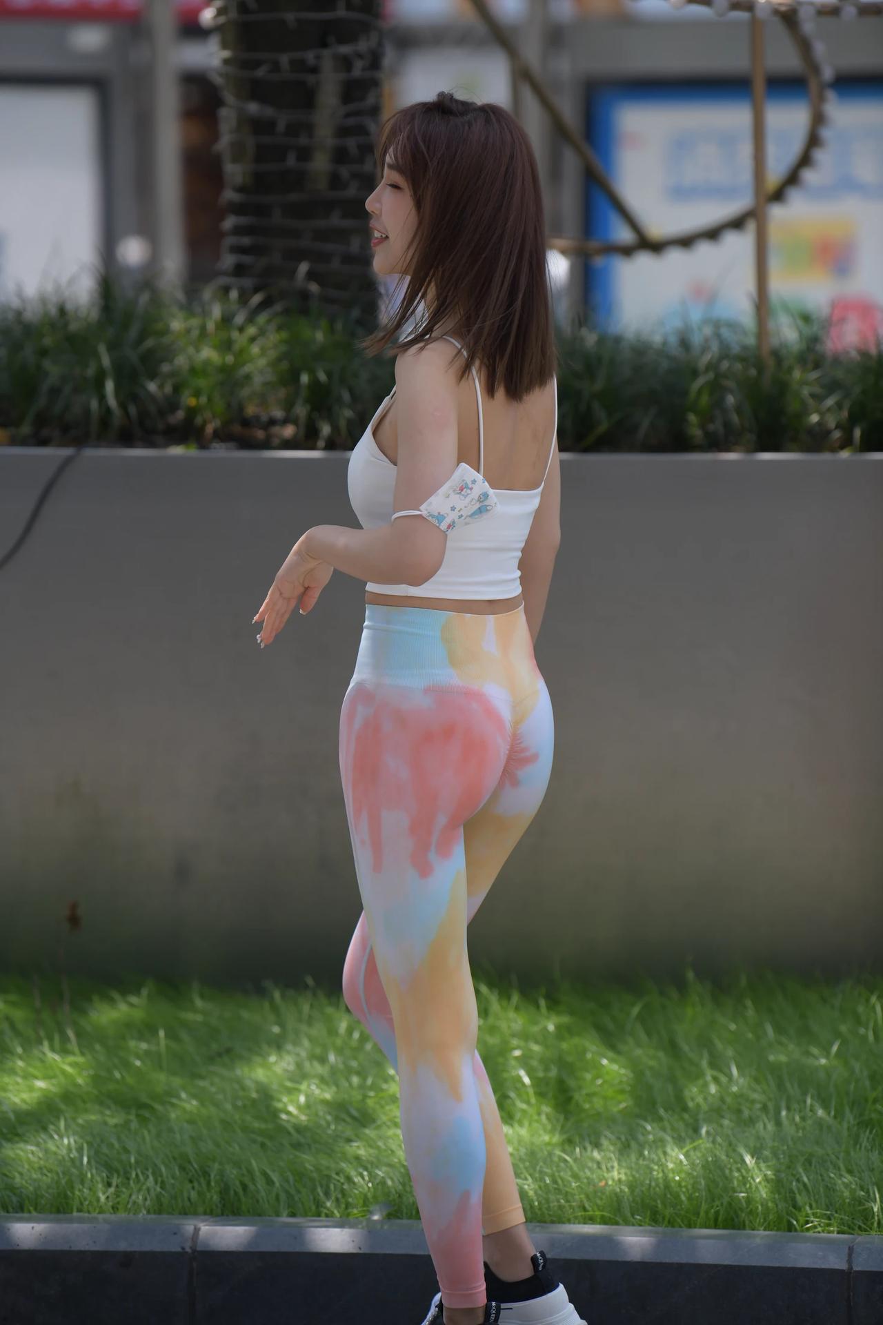 瑜伽裤高清美女健身穿搭摄影街拍日常穿搭户外美女人像群