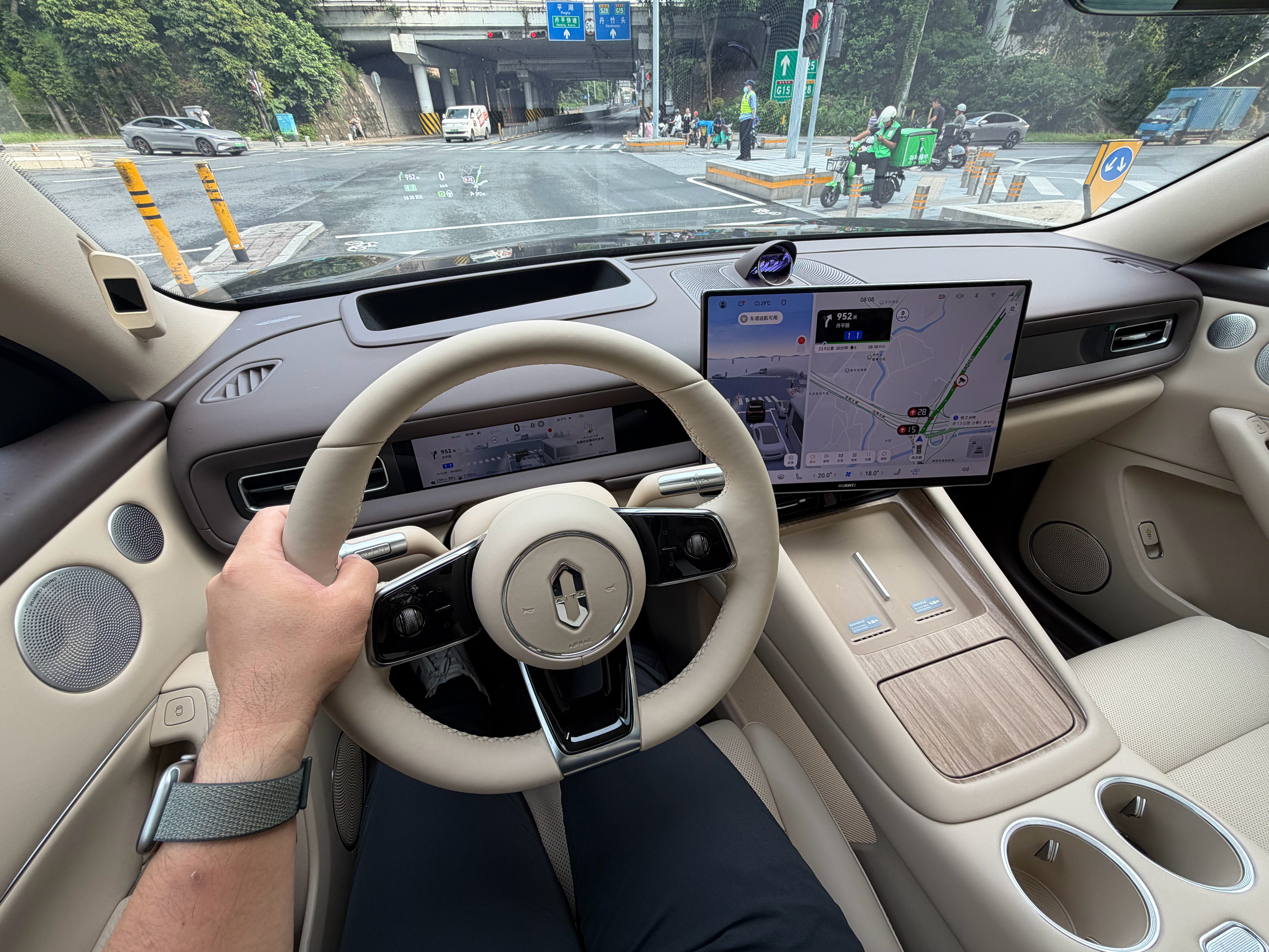 刺激，赶在台风前，今天需要拍两台车 深圳·丹竹头小学
