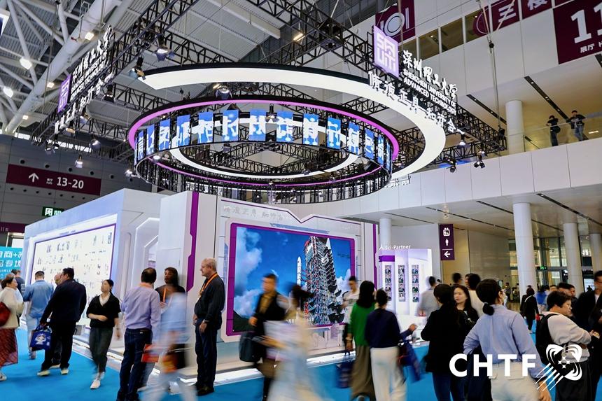 深圳理工大学“未来太空医院”亮相高交会