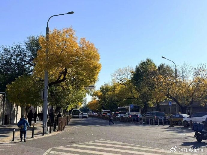 #今年供暖会提前吗# 【冬季提前生活节奏也被打乱：#还没供暖电费飙升#】“北京，