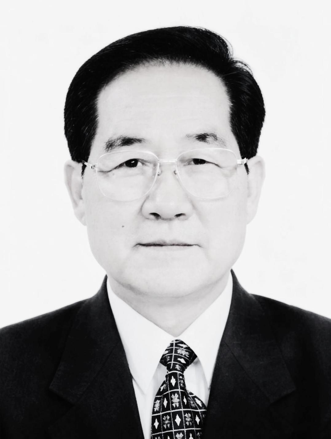 据《青海日报》7月22日消息，第八、九届全国政协委员，农工党十届中央候补委员、十