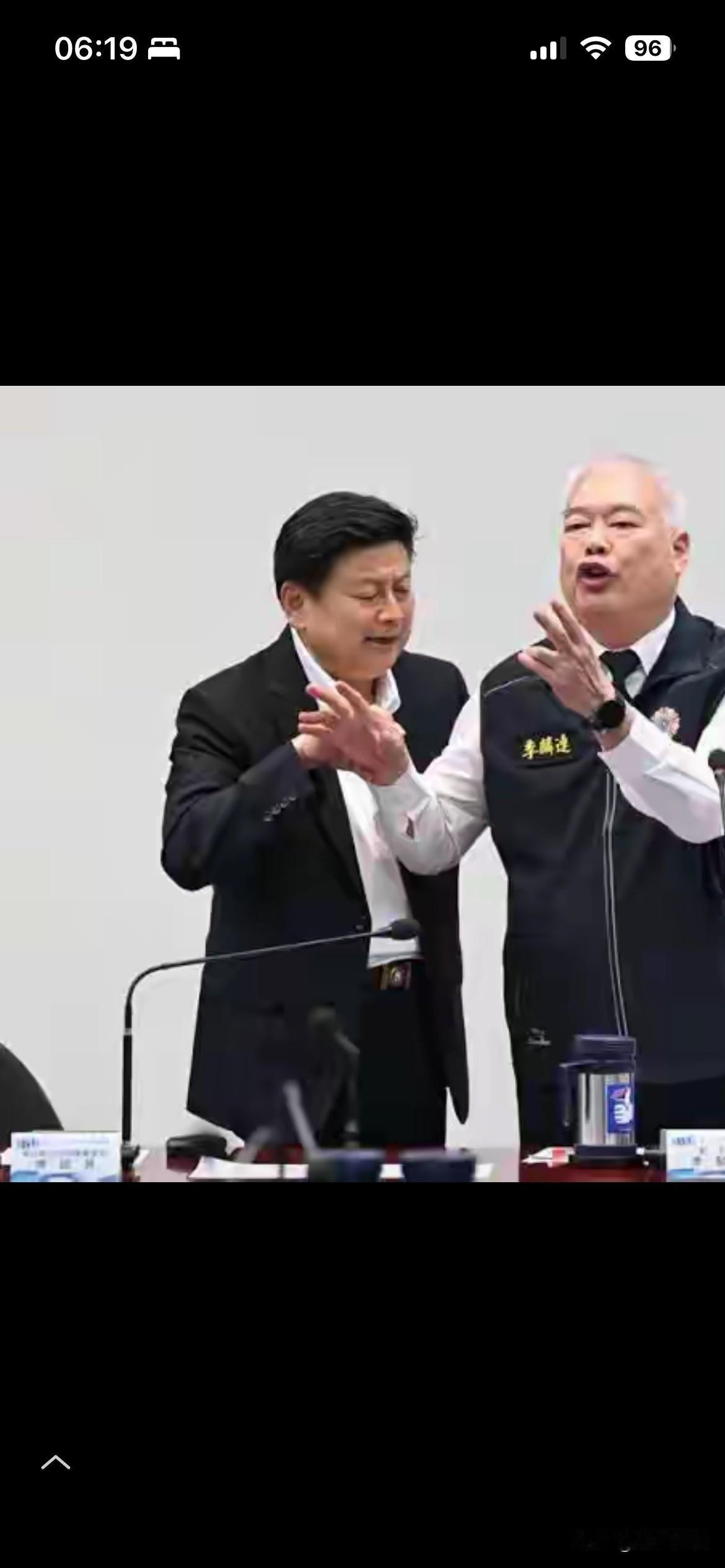 台湾统一后首任领导人选谁?
探讨这个问题之前，暂时把台湾省领导人过一下！
那么，