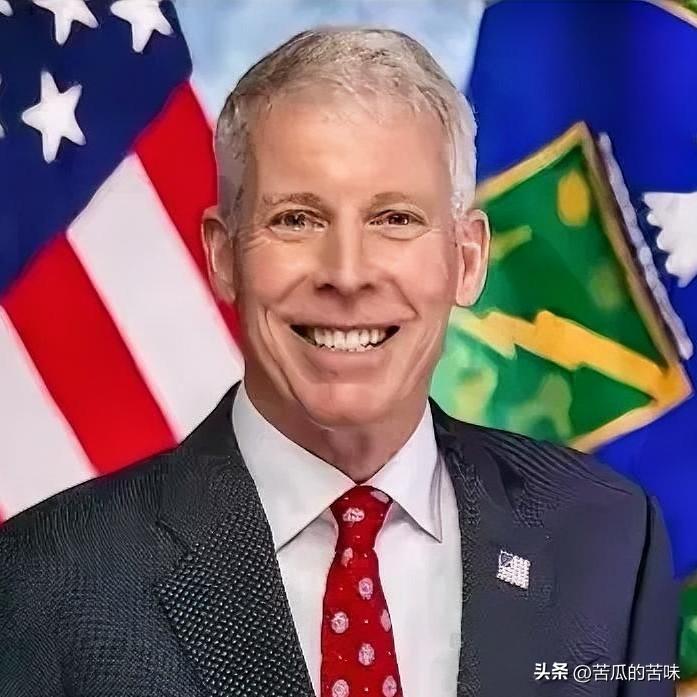 美国能源部长克里斯·赖特今天说：“委内瑞拉石油销售所得收入不再经卡塔尔转拨，而是