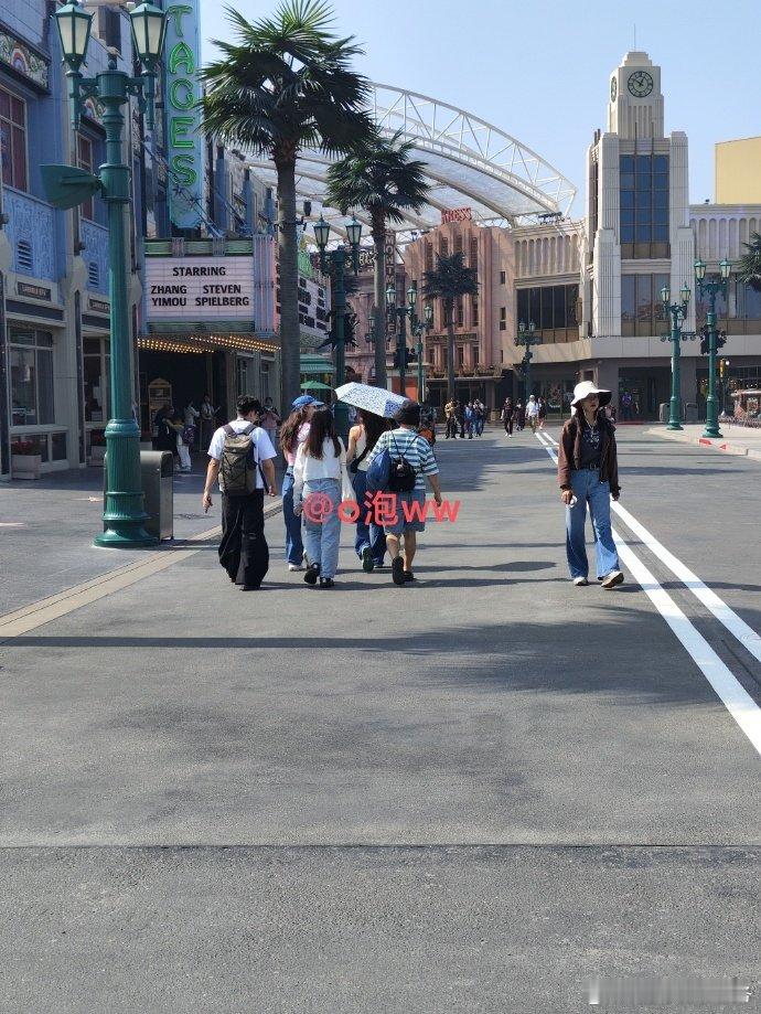 北京环球影城偶遇Danielle 网友在北京环球影城偶遇NewJeans成员Da