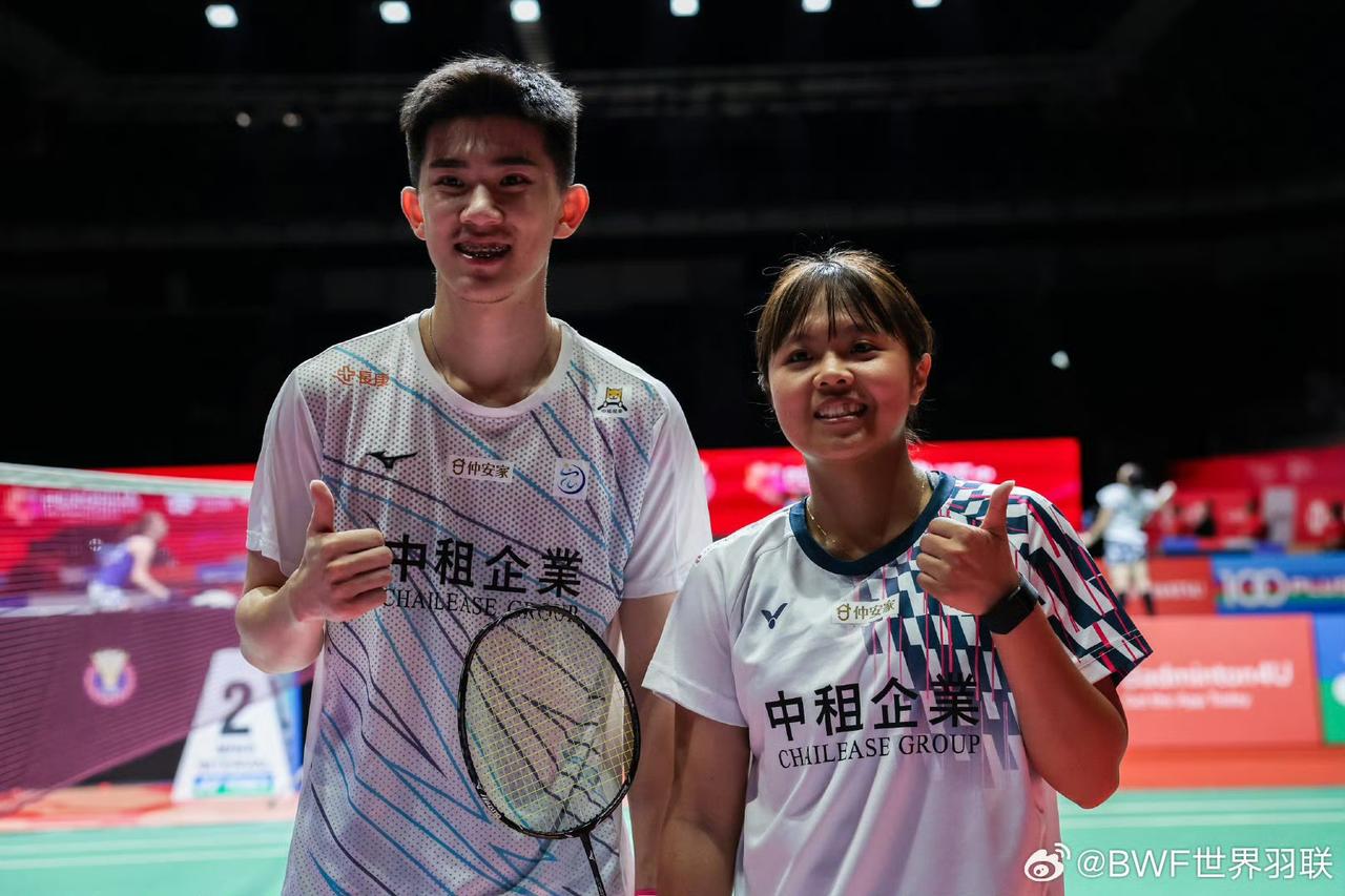 一黑到底！叶宏蔚/詹又蓁夺得全英公开赛冠军
全英逐光尤你主宰  
混双决赛刚刚结