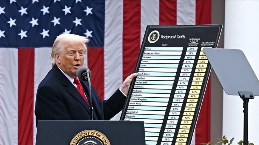 1月29日，特朗普宣布美国进入紧急状态。其签署的行政令，将赋予美国政府对向古巴出