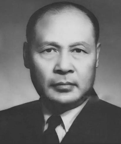 1949年10月1日，杀害我党300多条人命的杨虎，登上了天安门，参加开国大礼。