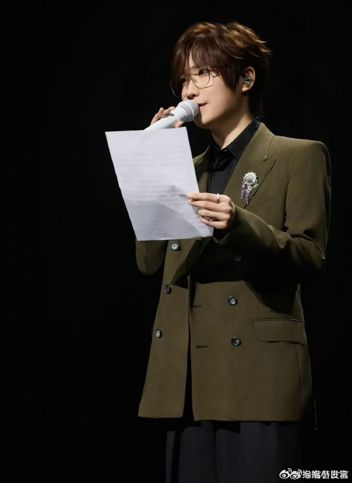 徐良演唱会想看人数破纪录徐良演唱会想看热度杀疯了百万想看不再是乐坛顶流前辈的专属