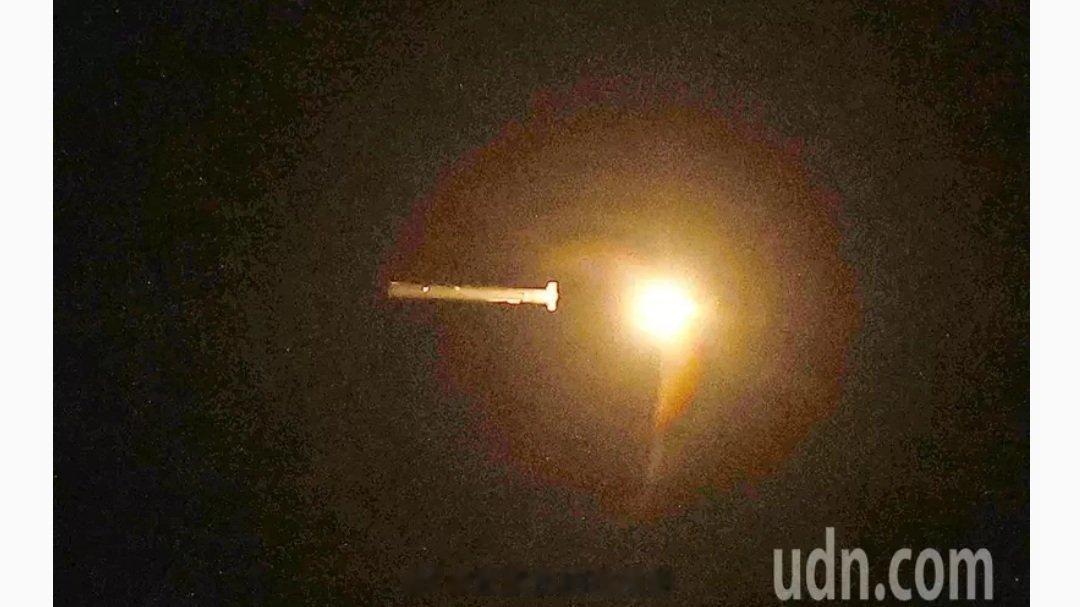 我艹？雄升（雄风2E增程型）放照片了这是省里的巡航导弹宣传了这么十几二十年来第一