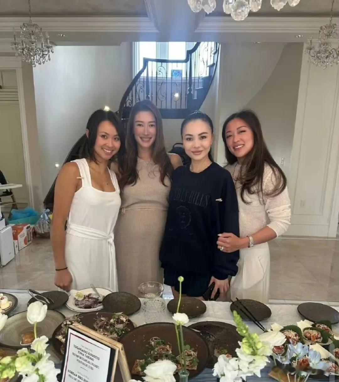谢霆锋妹妹，42岁的谢婷婷（Jennifer）8 日在社交平台分享了迎婴派对（B