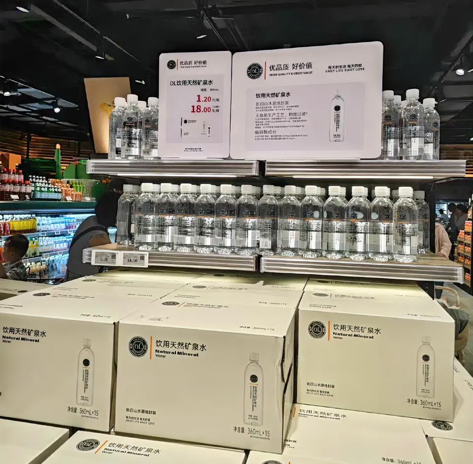 终于弄明白了！为什么胖东来18元一箱矿泉水会被疯抢，不是大家突然开始囤水了，也不