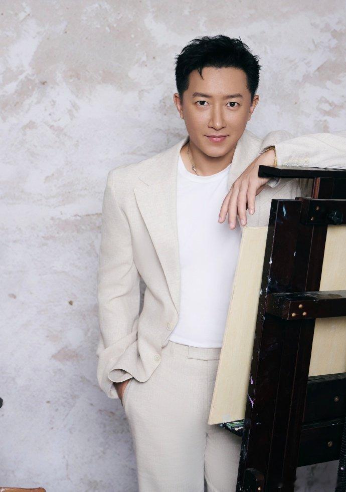 上午为韩庚哭下午为韩庚嗨一个韩庚不够那就两个韩庚也太会了吧，一半温柔虐心戳眼泪，