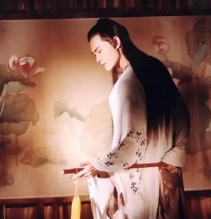 65岁的赵文瑄，日子过得像一壶老茶，淡定又回甘。他从台湾航空公司地勤起步，推箱子