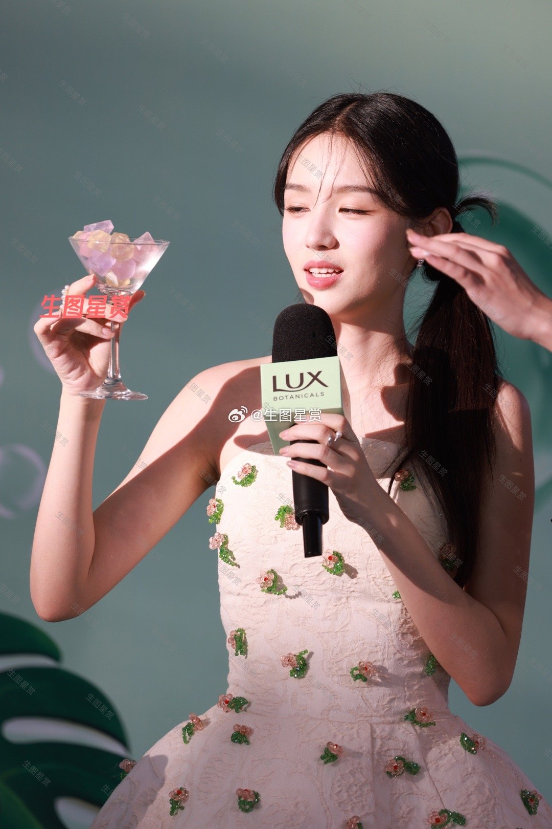 元气少女周也生图掉落，又白又香又美的椰子💐💖🧚‍♀️ ​​​