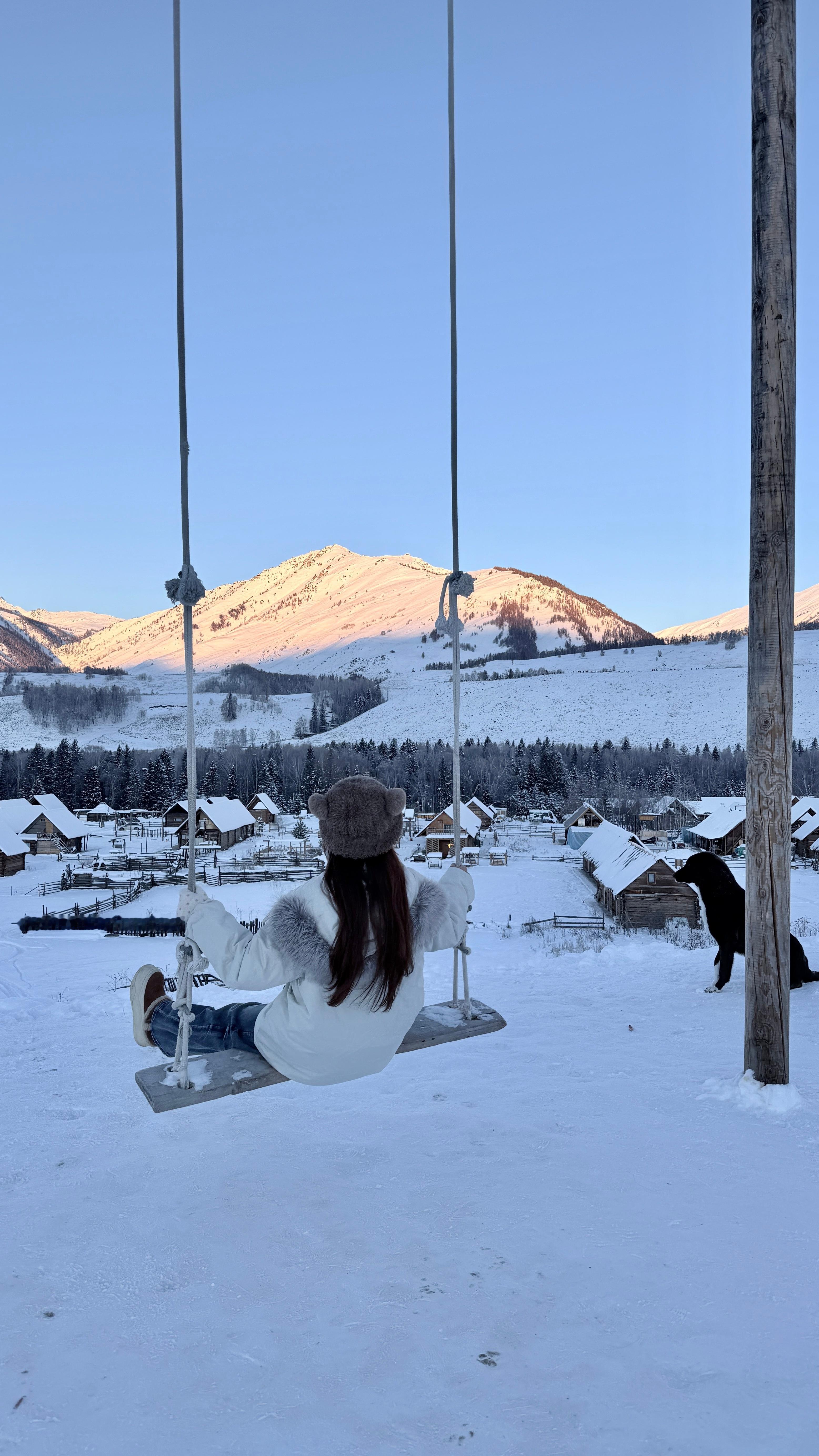 和瓜瓜早起吃早餐^^还看到日照金山好幸福～ 