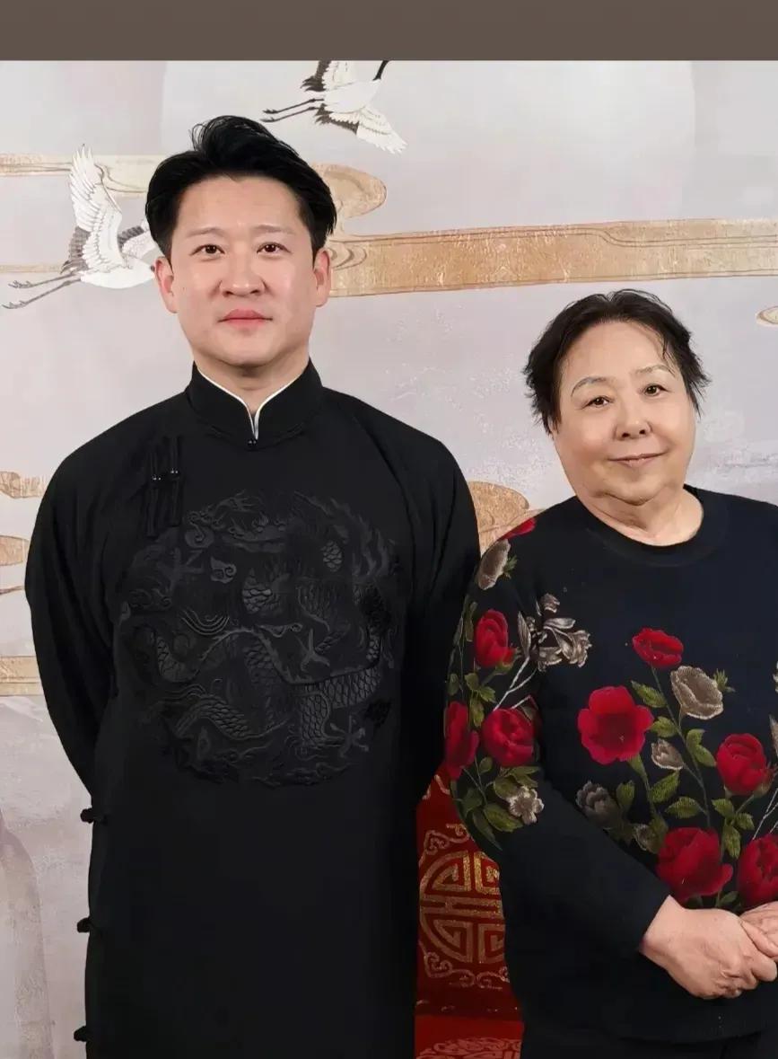 如果家里有老头老太太痴迷互联网，一定要小心[笑哭][笑哭]
你就比如说这个马贵荣