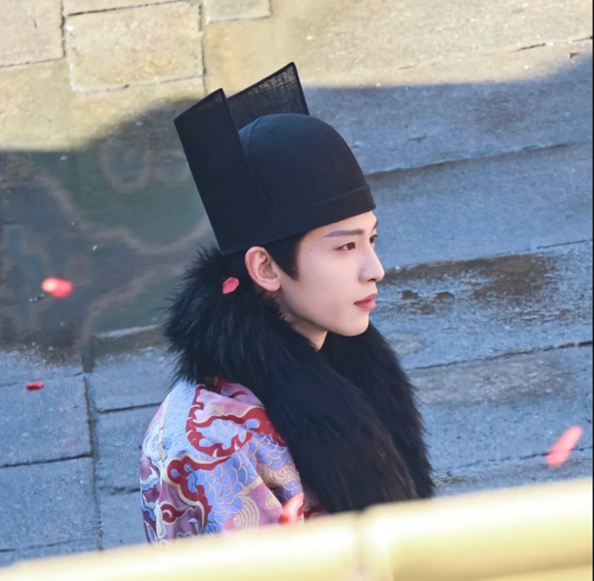 辛云来雪地抄家路透俺从傅云夕就跟他了所有人都说他人设不好，但俺真觉得他演的贼带劲