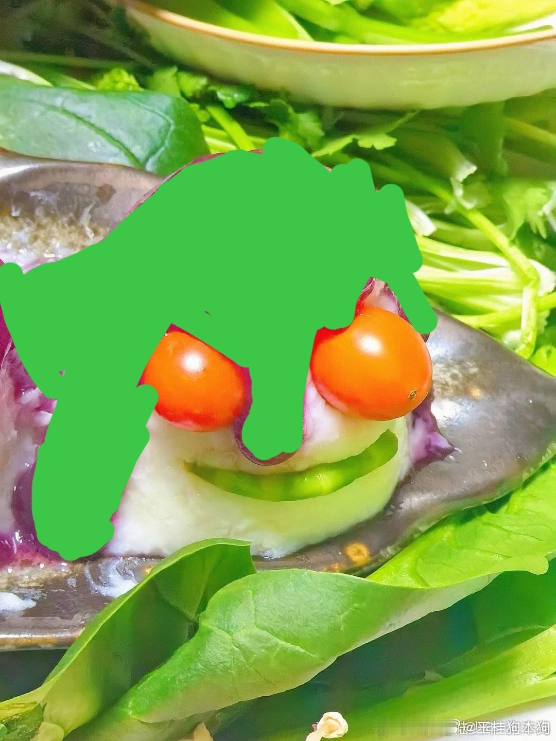 好诡异 