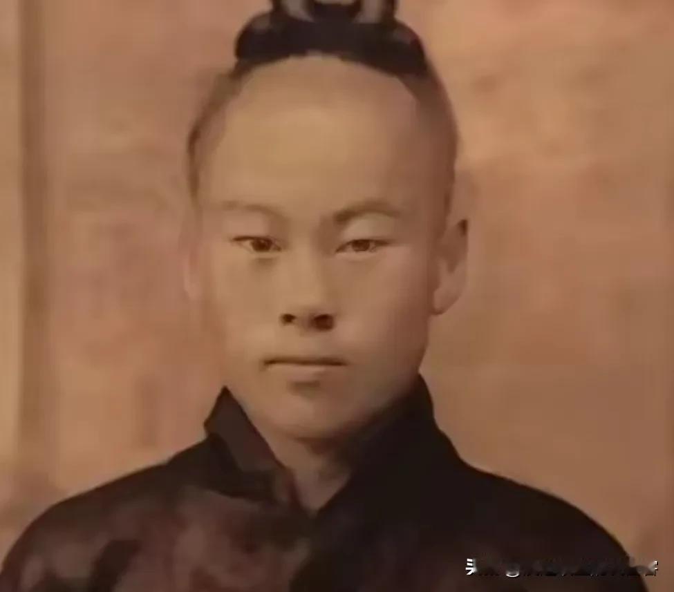 1938年，道士毕云路过日军哨卡，因没有向日军鞠躬，当场被打了个半死，他大怒，伤