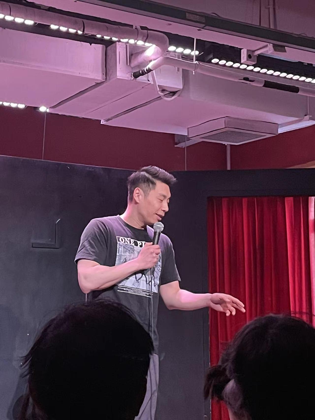 看惊讶喜剧啦 🎤主持人：范晓非孙嘻王凯风万一霖小雪阳崽儿大盆辣茶说实话9.9看