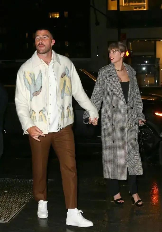 #妙笔生花创作挑战#霉霉的新男友帅不帅不说，身高是够了！

不得不说霉霉这次找的