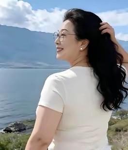 女人过了40岁
不要刻意去减肥
稍微胖点
还对自己的身体有很多好处
好多的女人