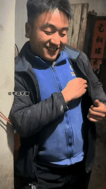 这绝对是真爱，
搁以前，
都可以和李白成为朋友了。