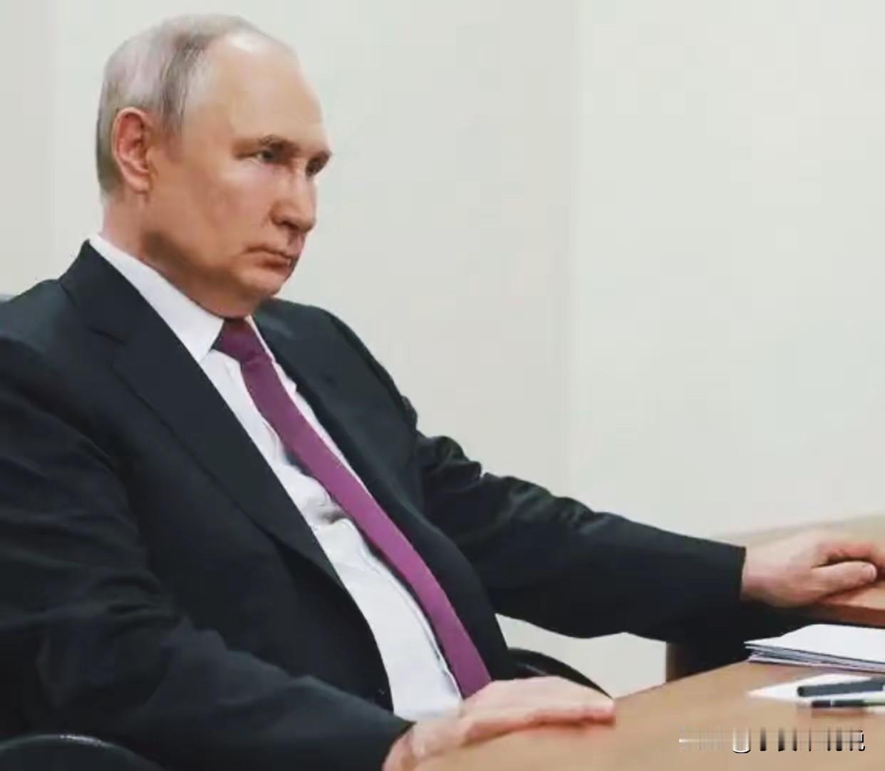 当大半个地球的势力都在围着他发难时，这位俄罗斯的掌舵人已经迈入了古稀之年。没人能