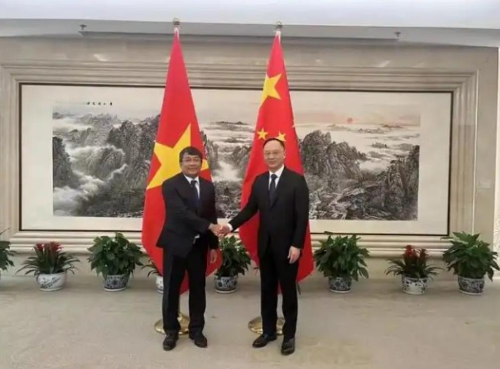 一旦爆发大战，越南还能战胜超级大国吗？张召忠四字点醒国人。如果说中国跟越南再真刀