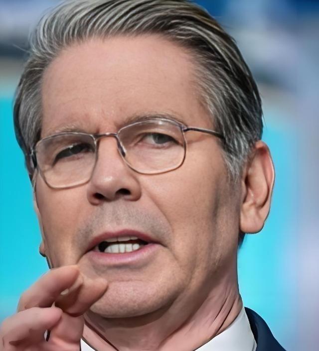 美国财长贝森特，曾经在接受福克斯财经频道采访时，说了句狠话：如果中国不撤销稀土出