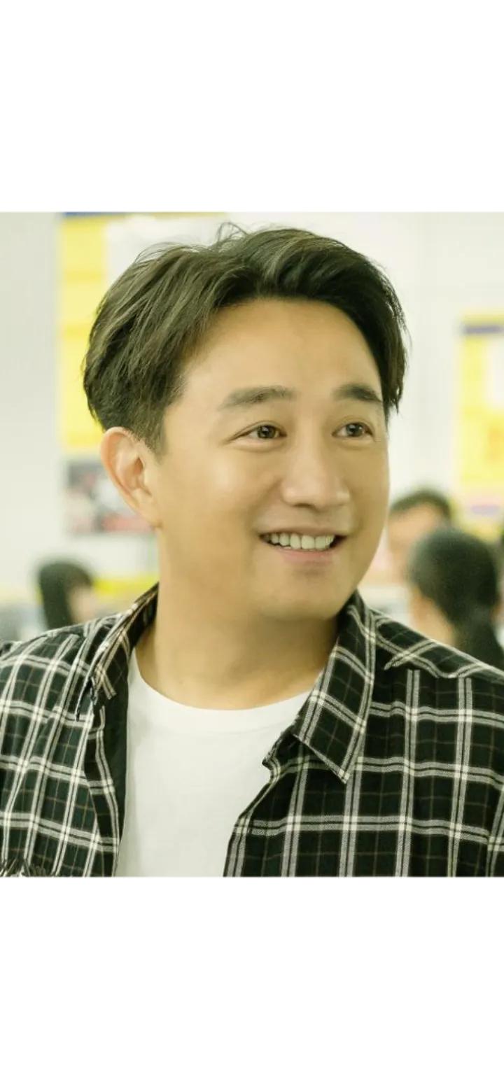 黄磊自嘲背后的在意：一次酒后真情的流露

黄磊常在公众场合自嘲，营造一种豁达释怀